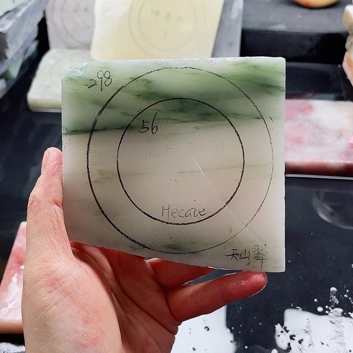 石英质玉未镶嵌手镯定制