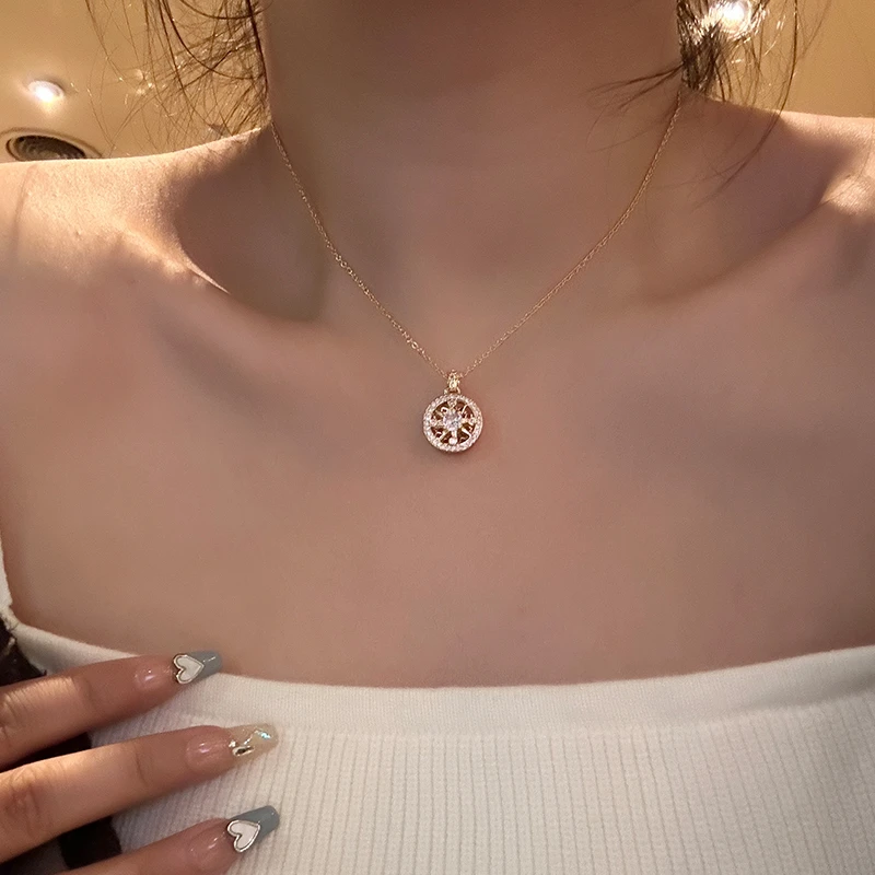 oushipei/欧诗佩 铜合金合成锆石项链 镂空镶钻金色八芒星项链女