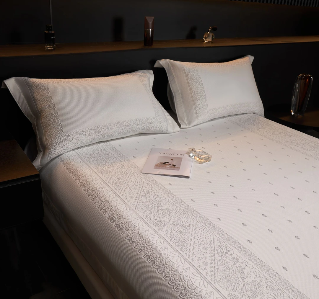 【瑞士AIps冰凝雪花凉席】 平铺款  金银丝色织提花空调席可机洗