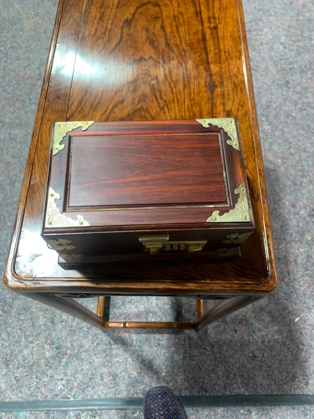 精品。红酸枝。首饰盒