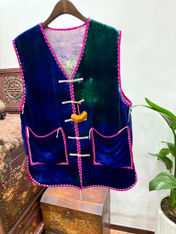 鑫禧分享定制新中式双面穿丝绒马甲春季圆领显瘦减龄时尚百搭