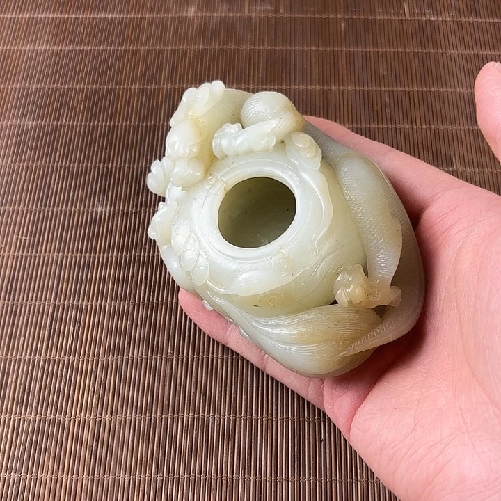 小***杨和田玉未镶嵌挂件