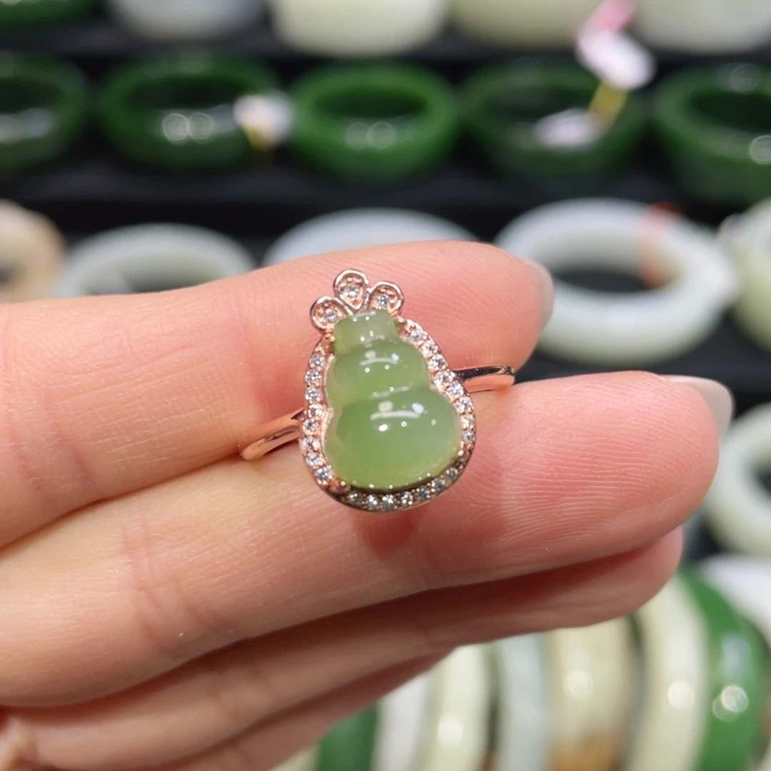 未镶嵌戒指和田玉