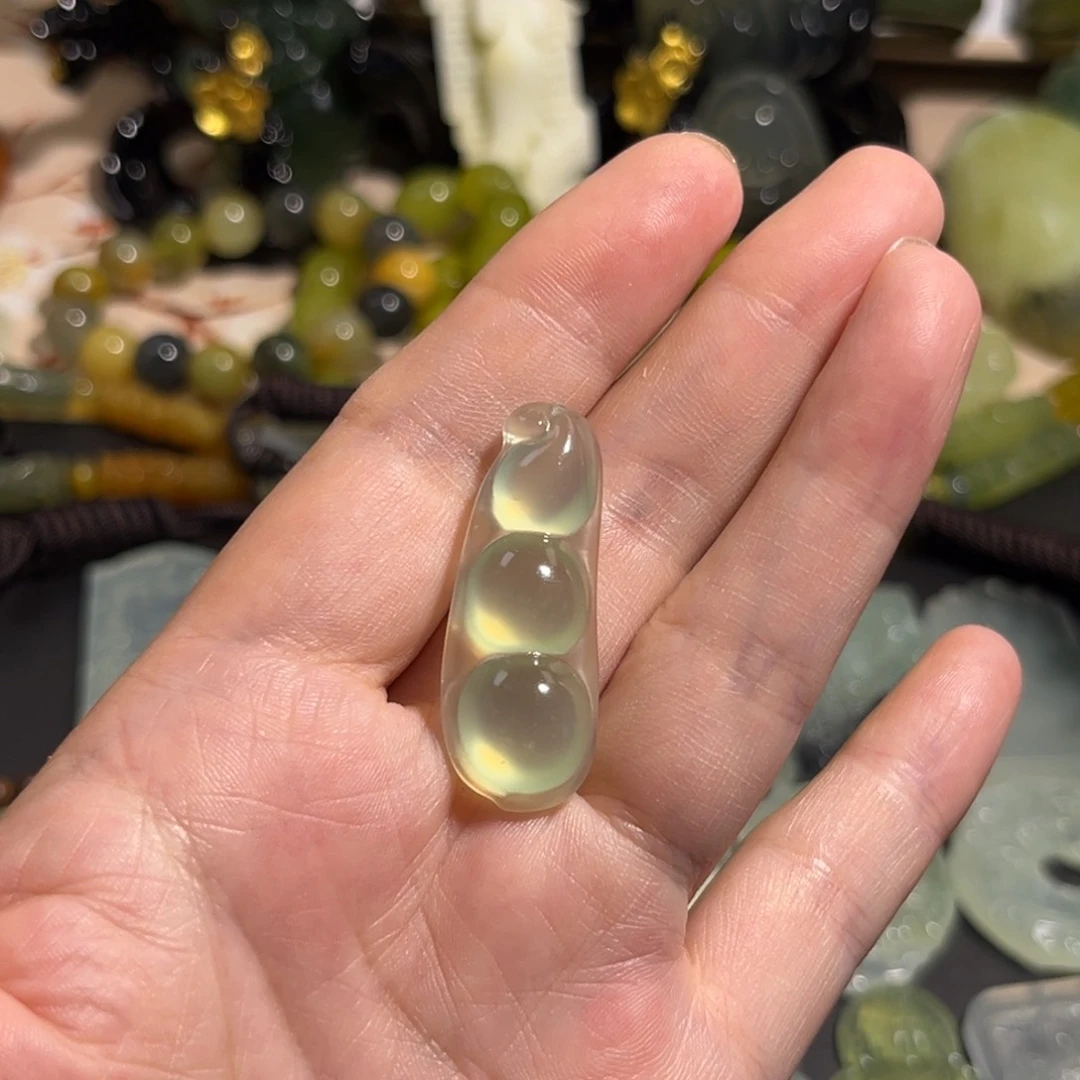 草***耐蛇纹石玉未镶嵌吊坠(不含链)