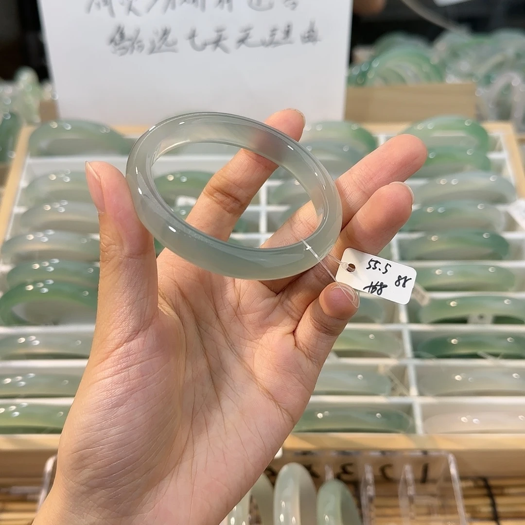 玛瑙/玉髓未镶嵌手镯圈口55.5