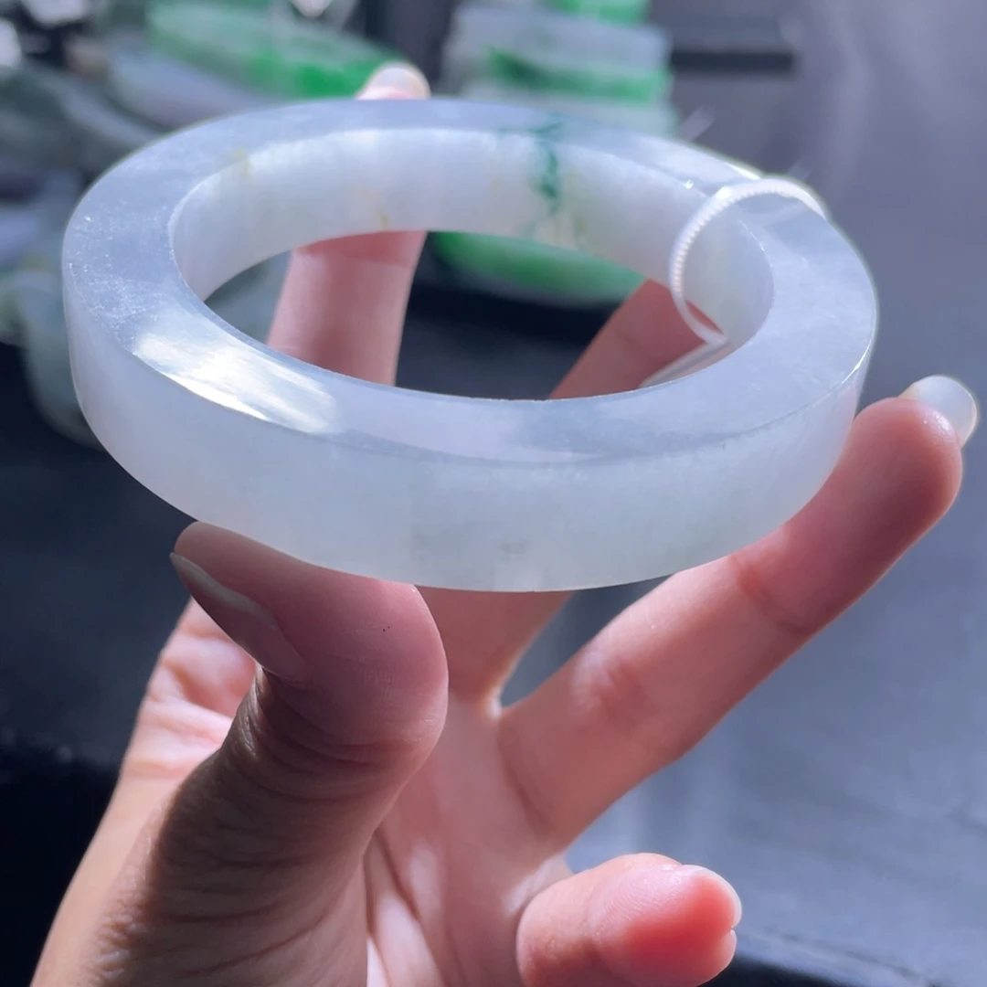定制翡翠未镶嵌手镯