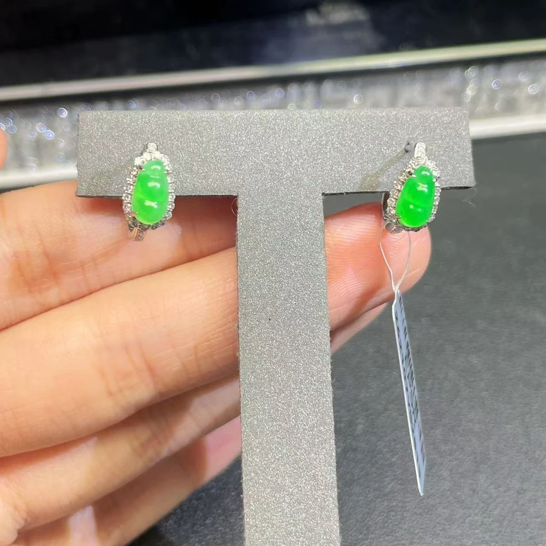 18k金镶嵌缅甸A货翡翠(不含链)