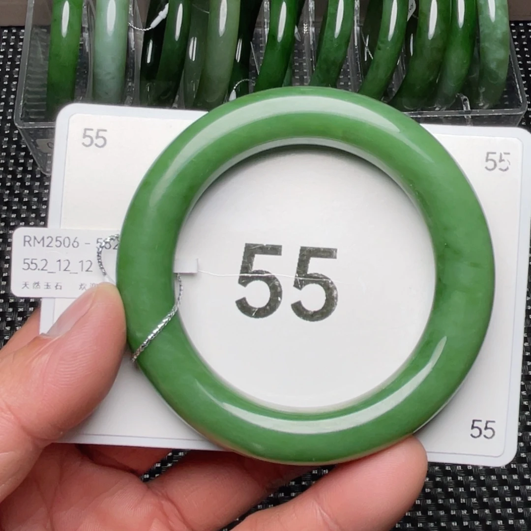 鲸****和田玉未镶嵌手镯