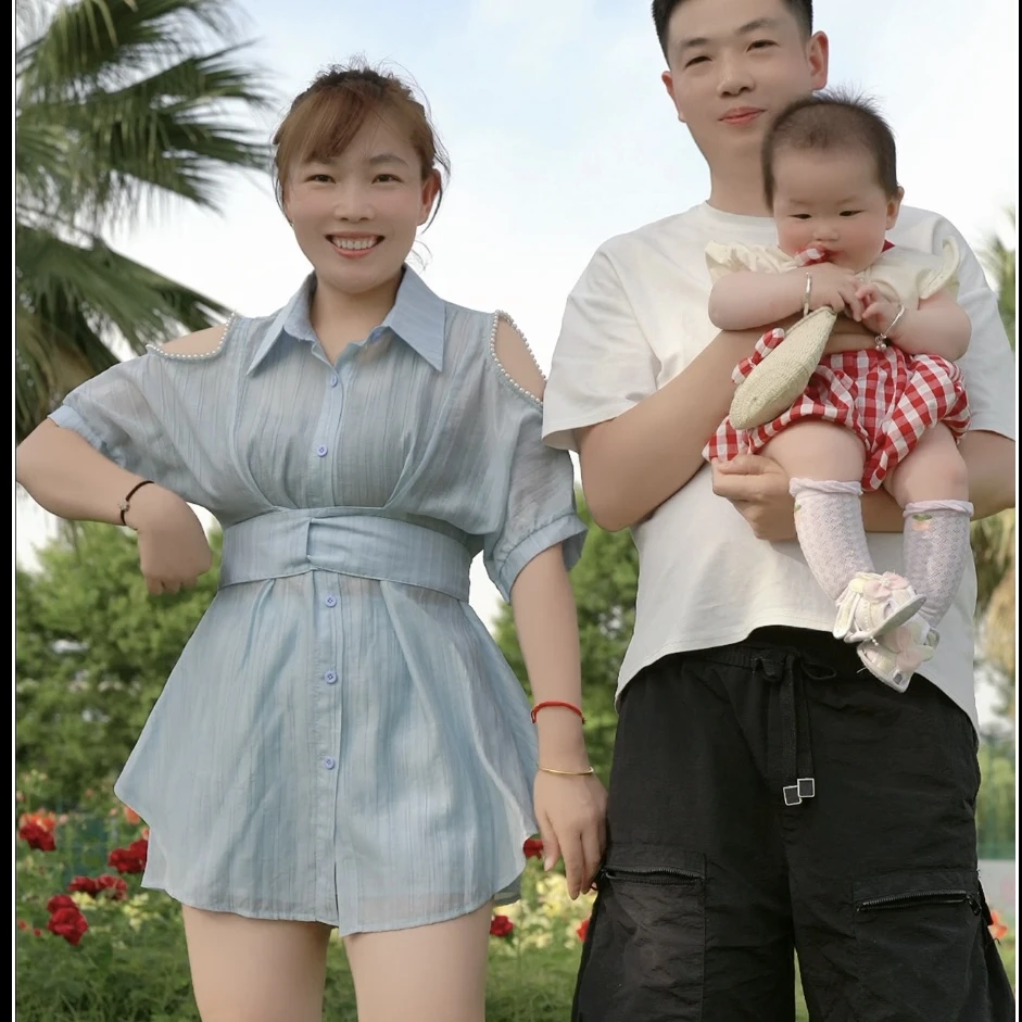 薄款珠珠露肩收腰连衣裙短裤两件套