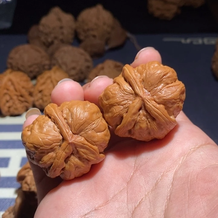 文玩核桃吊坠蛙蛙