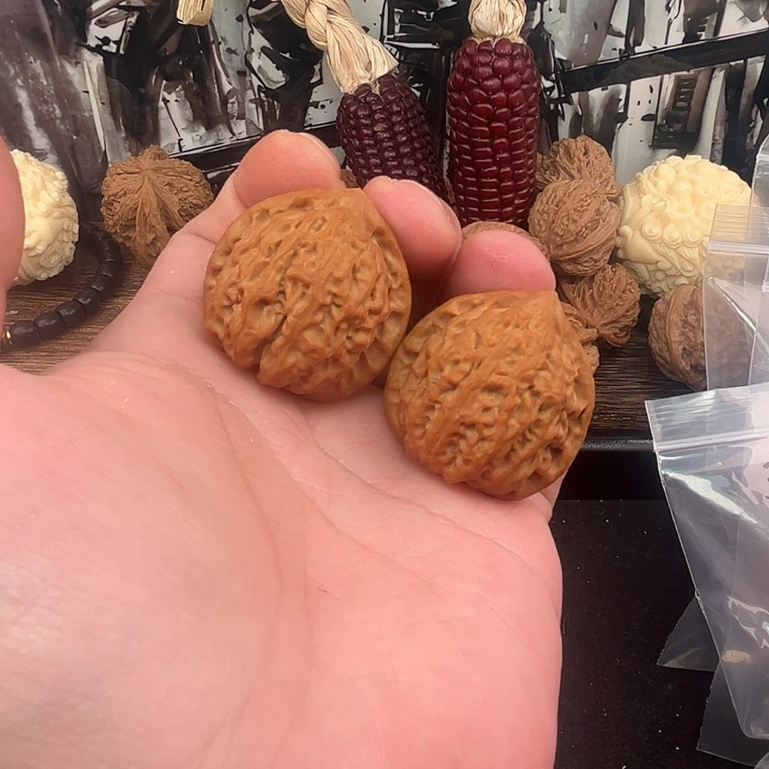 文玩核桃把件金牛小手捻35尺