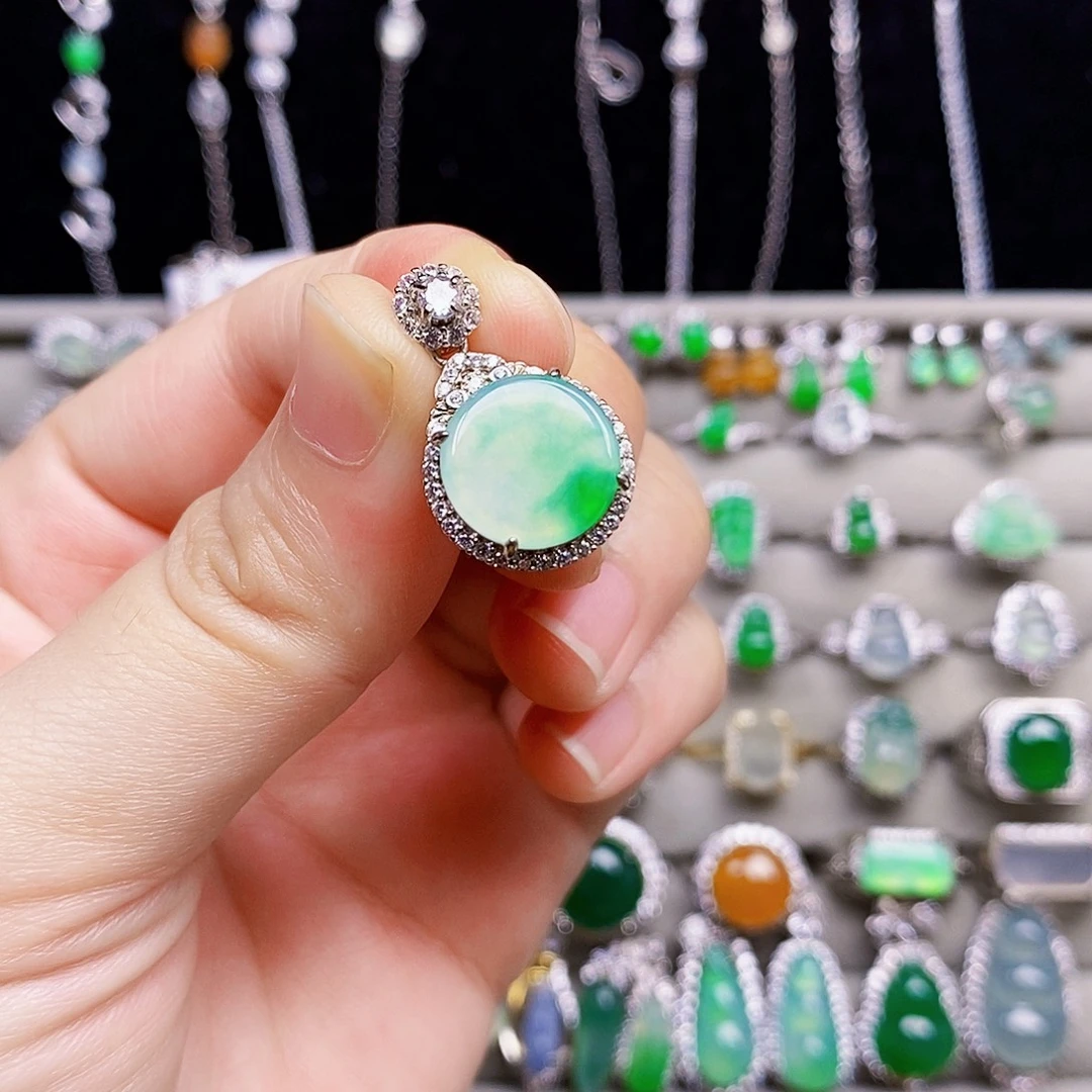 颈饰银S925镶嵌翡翠圆牌