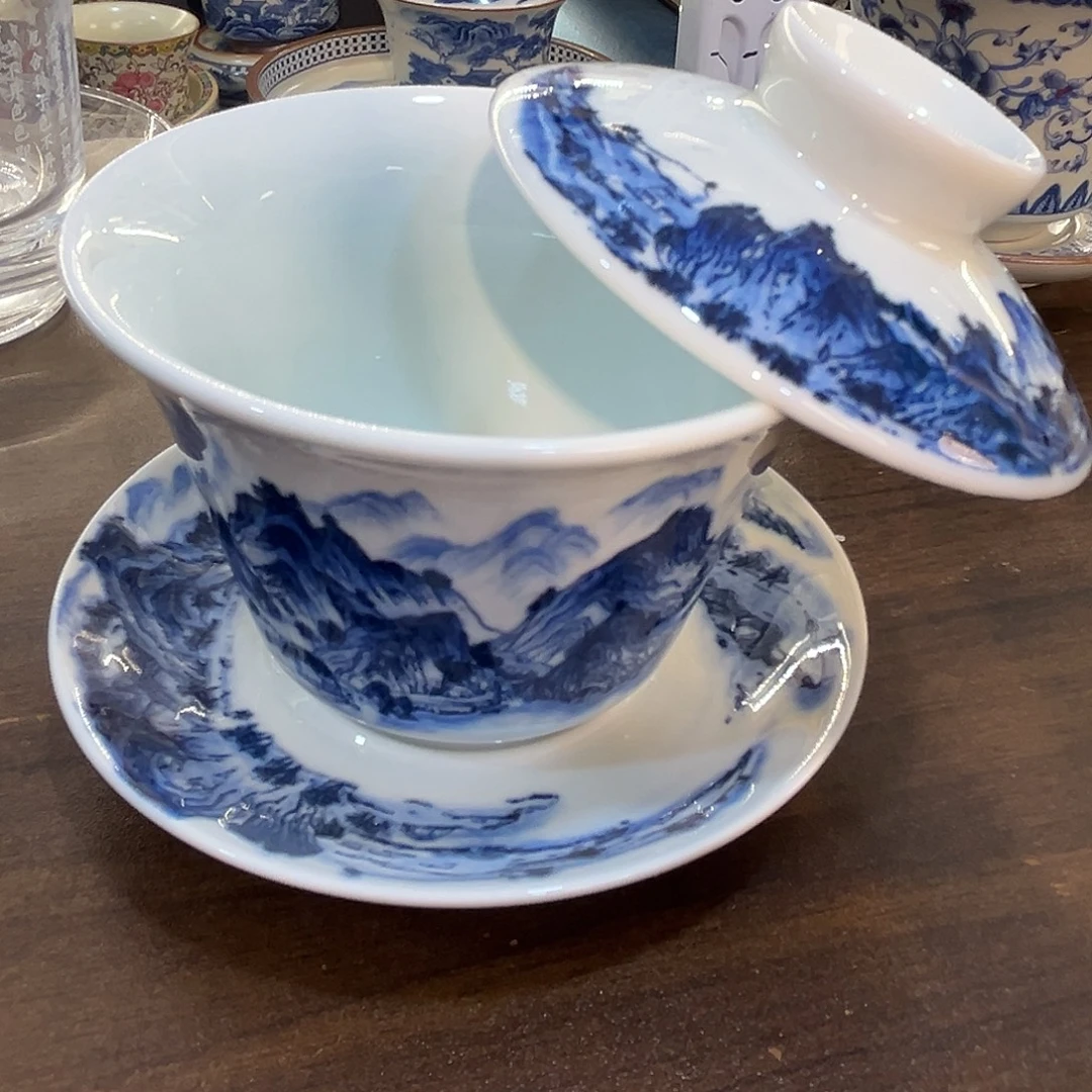 这些盖碗很漂亮！！！