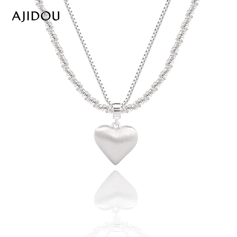 合金吊坠 AJIDOU阿吉豆百搭轻奢爱心吊坠精致氛围感配饰