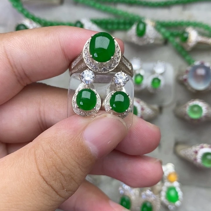 翡翠戒指未镶嵌翡翠冰种