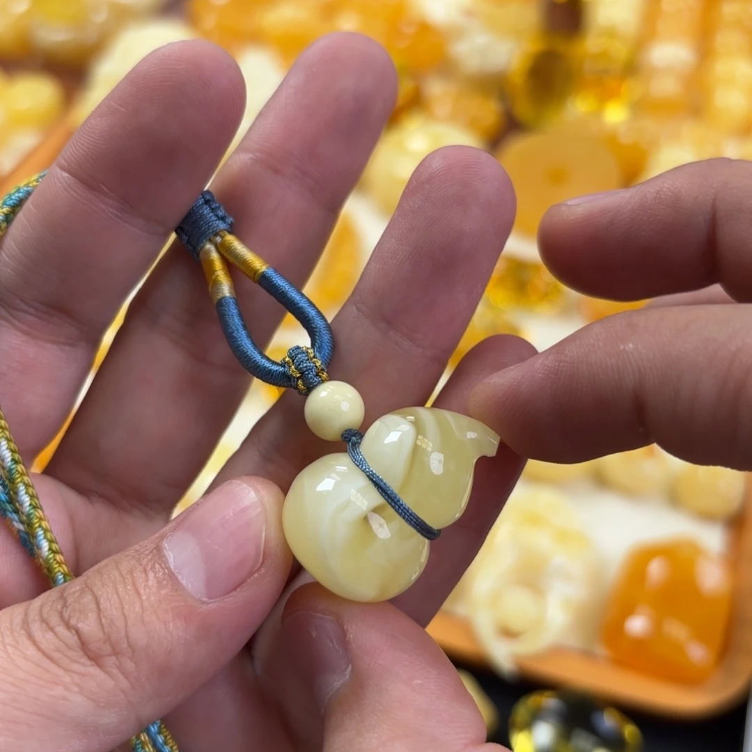 蜜蜡未镶嵌裸石葫芦