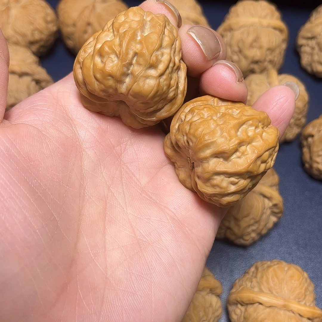 文玩核桃吊坠哇哇哇