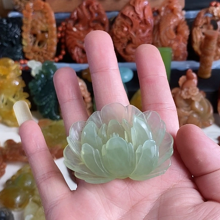 未镶嵌蛇纹石玉颈饰