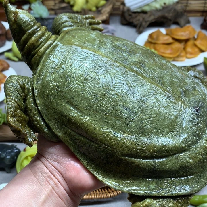蛇纹石玉未镶嵌摆件丁**师