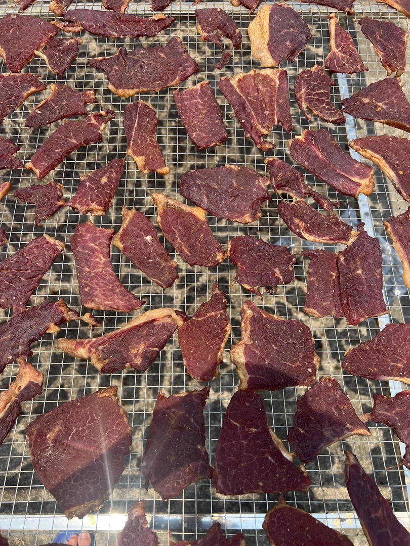 风干现晒原切新鲜牛肉片干