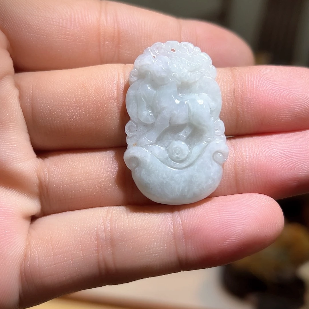 翡翠未镶嵌颈饰挂件