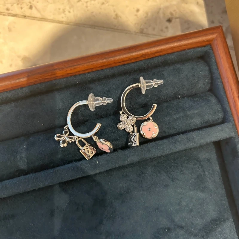 合金珐琅耳饰 925银针 镀K金 四叶老花锁头耳饰 ZF-A1168