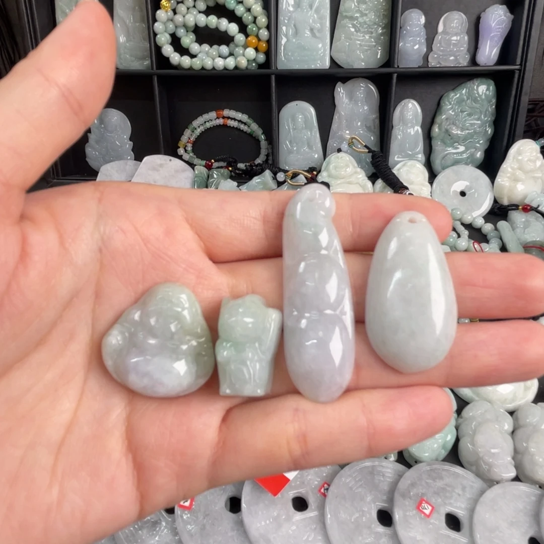 翡翠未镶嵌吊坠(不含链)微瑕