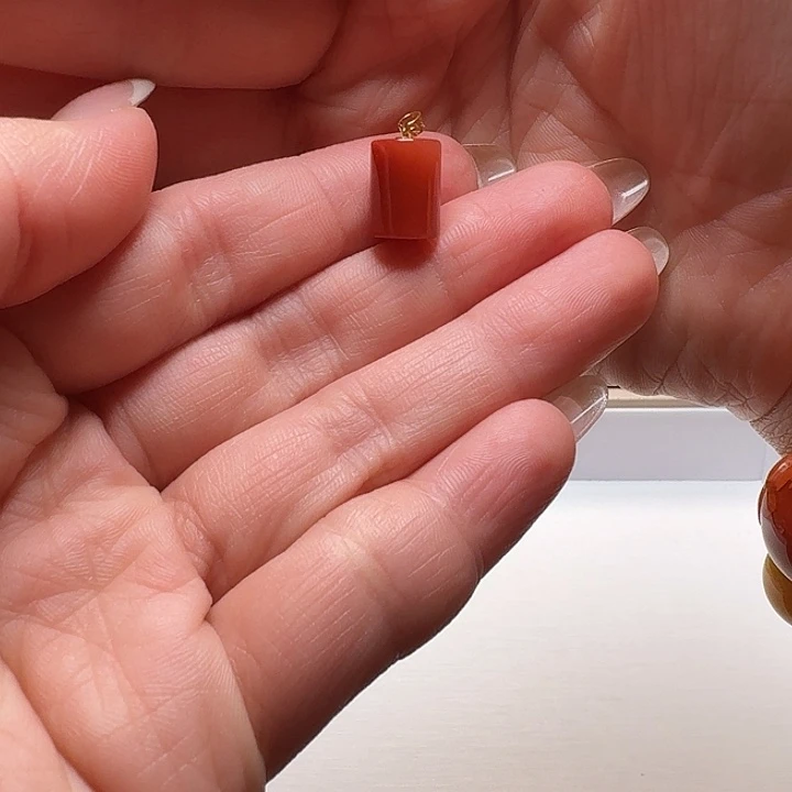 南红玛瑙18K金镶嵌吊坠(不含链)