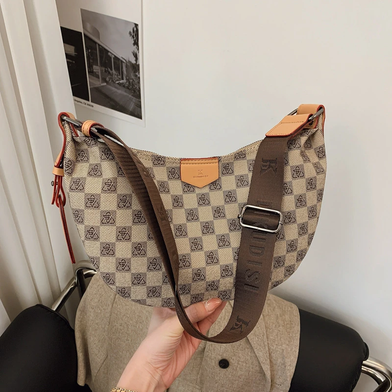 包包女新款潮时尚百搭单肩包休闲斜挎包高级感饺子包大容量包PU中