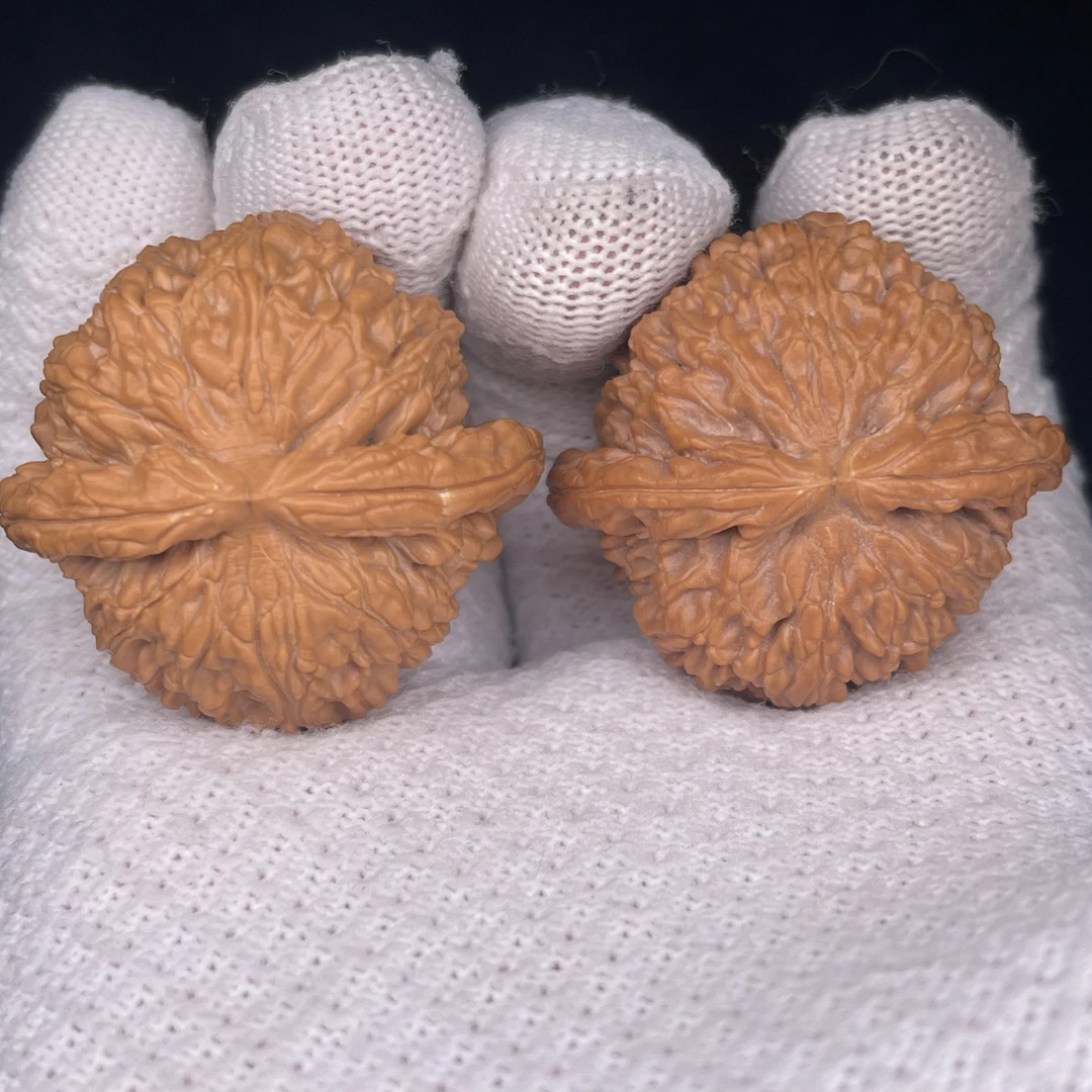全品红皮球白核桃尺寸39（编号a354）