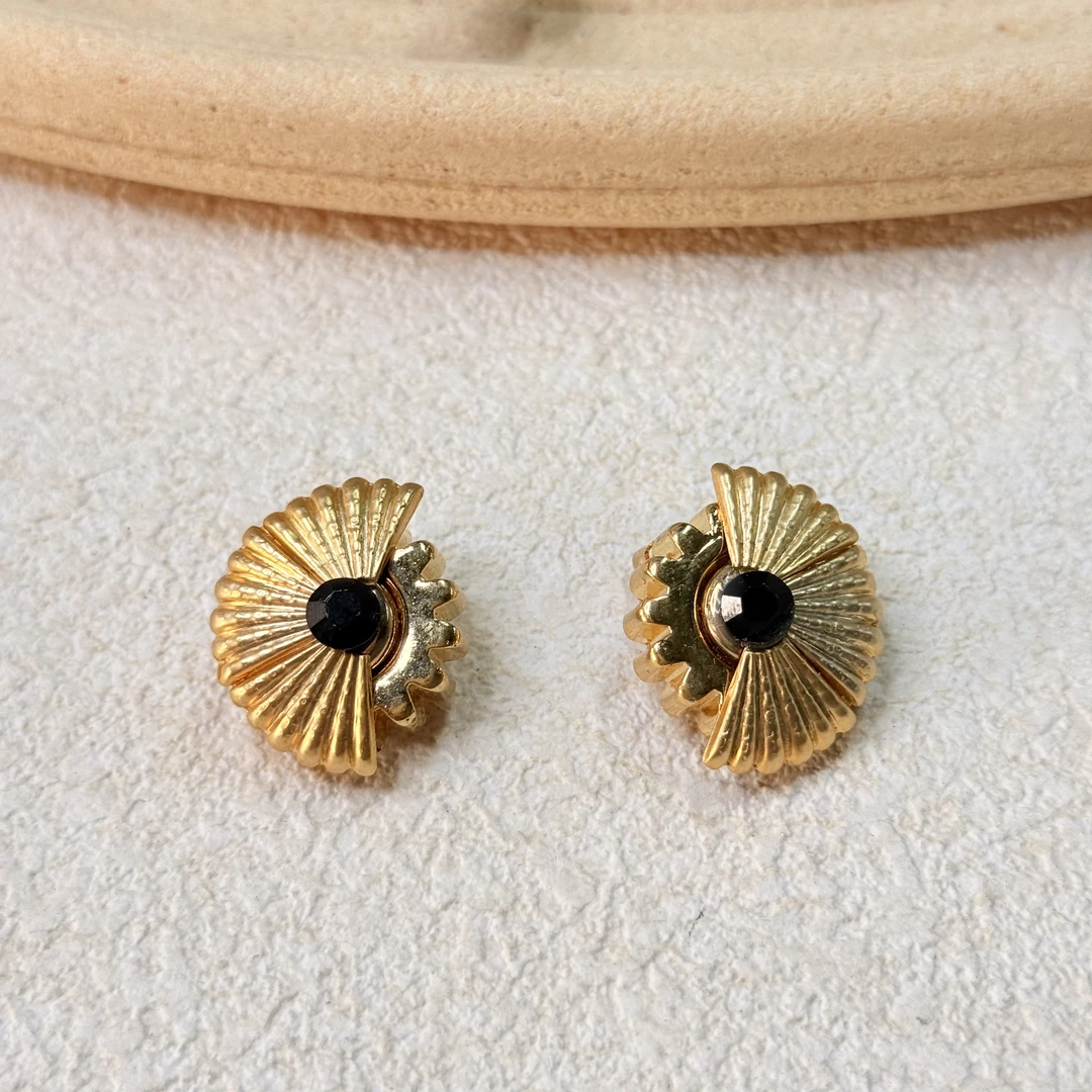 铜合金耳饰 【六六中古】孤品复古气质小众精致高级耳夹ap6877