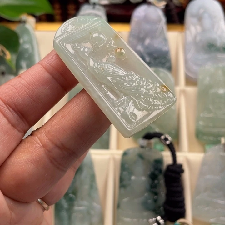 颈饰未镶嵌翡翠玉
