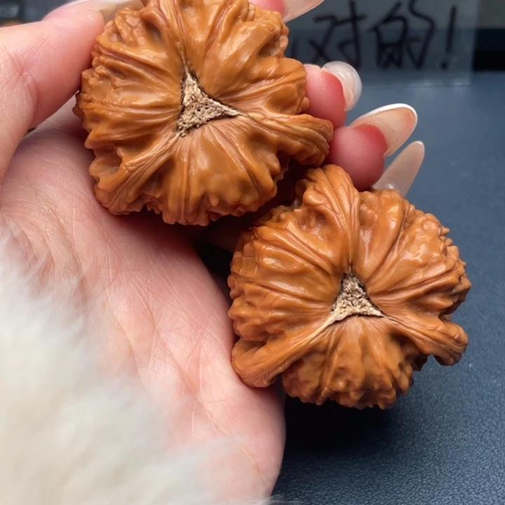 用***错吊坠文玩核桃白狮子