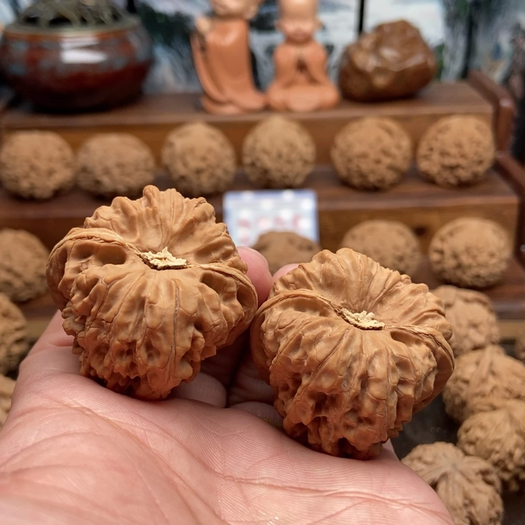 把件桃核41平谷凹底