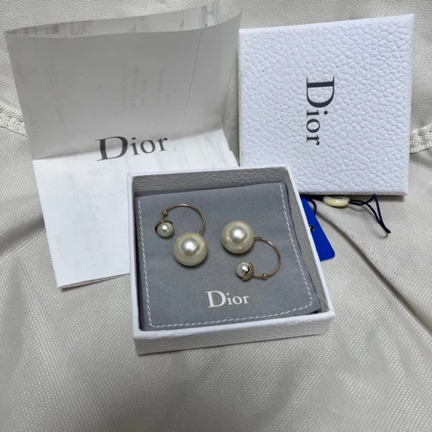 未使用 DIOR/迪奥 迪奥珍珠耳钉优雅气质款 鱼鱼