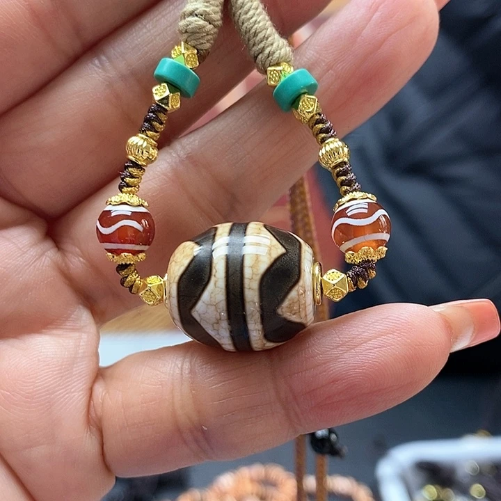 玛瑙/玉髓颈饰合金