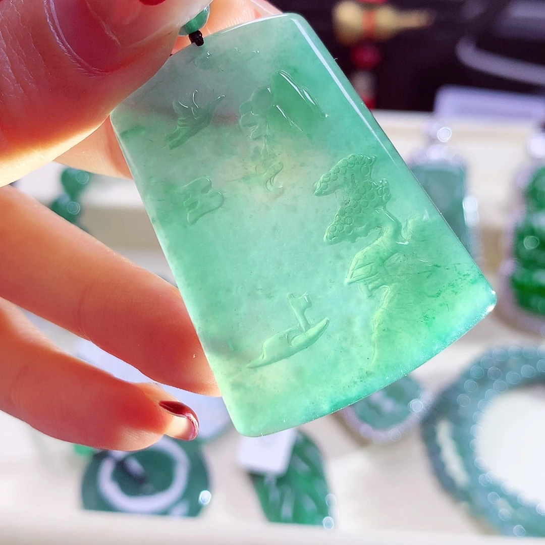 翡翠颈饰未镶嵌天然