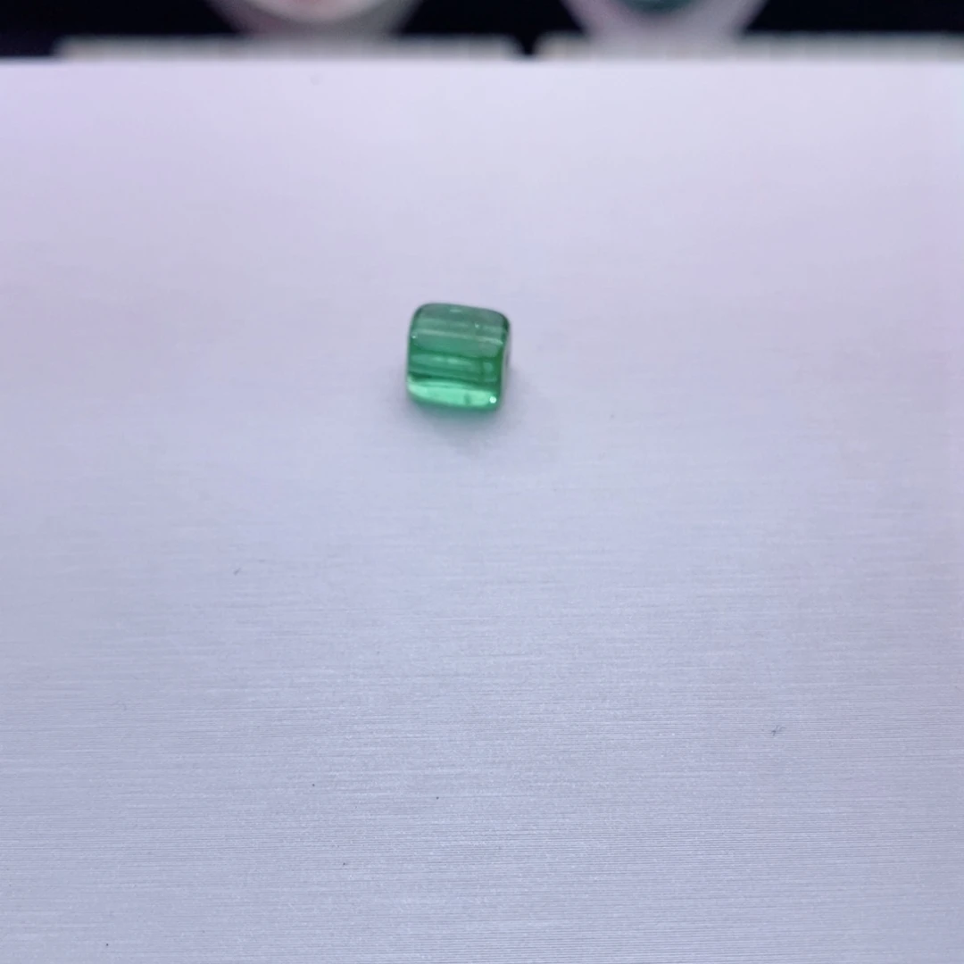 未镶嵌单颗方糖m碧玺