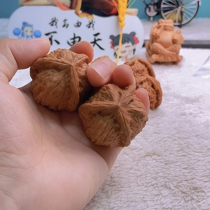 把件文玩核桃大**！三棱