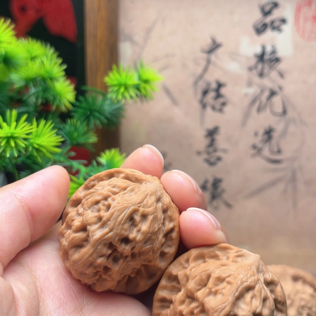 文玩核桃吊坠36野狼