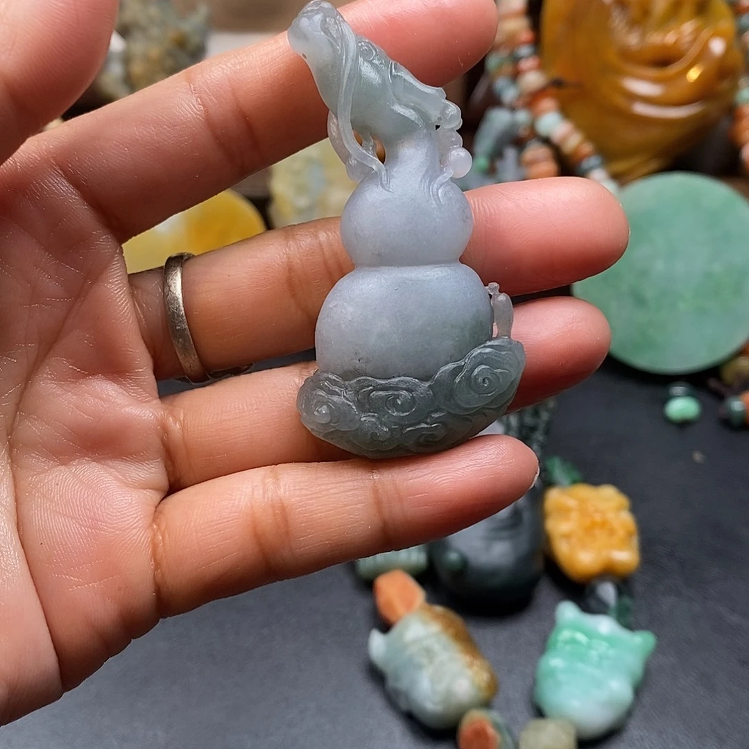 小***五定制翡翠未镶嵌毛货抛光