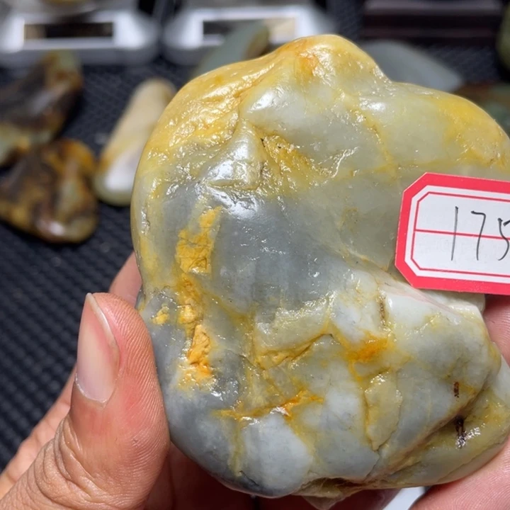 颈饰未镶嵌和田玉十*子175