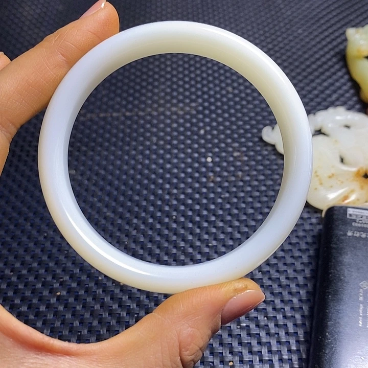 吊坠白玉菩提支持七天无理由