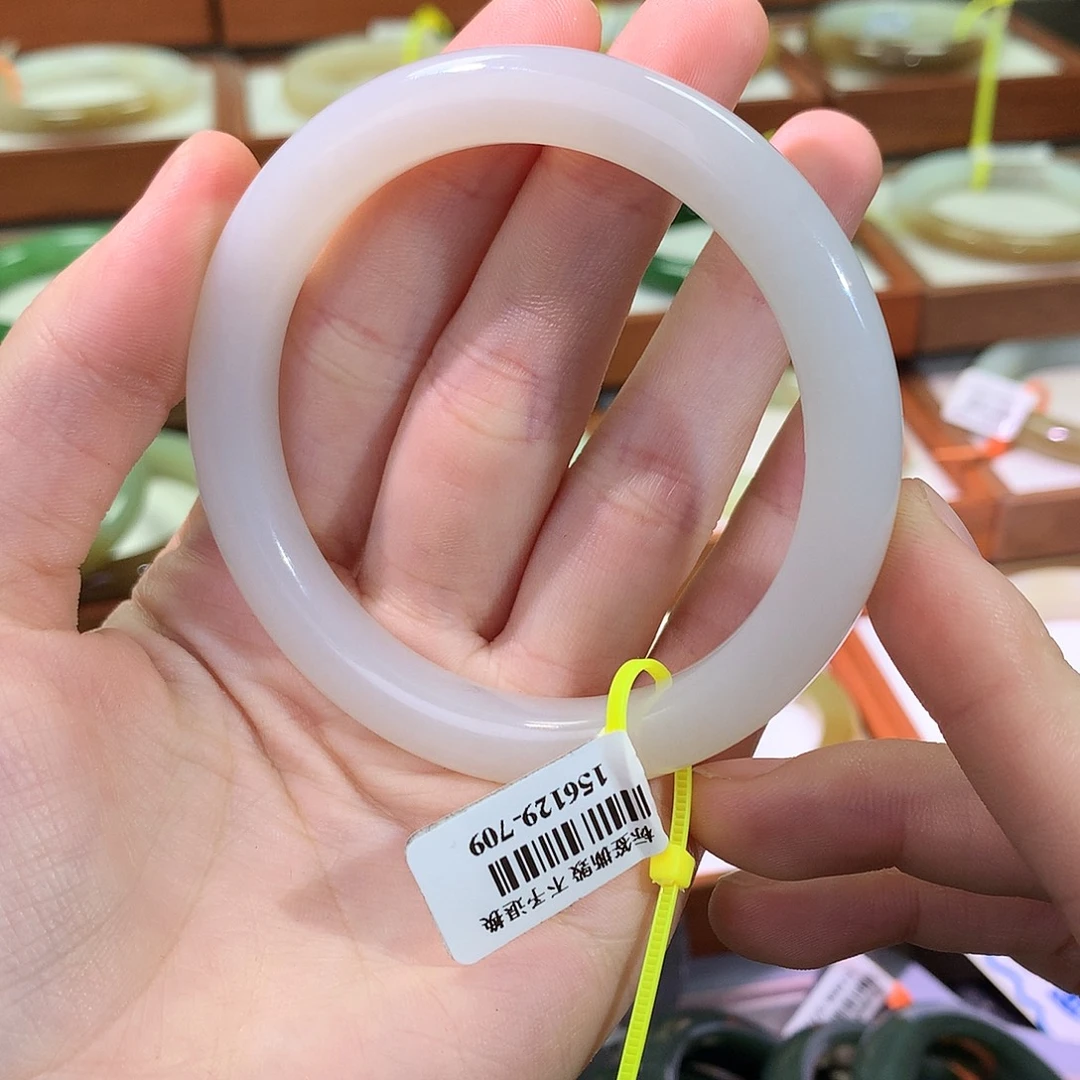 和田玉未镶嵌手镯奶油白56