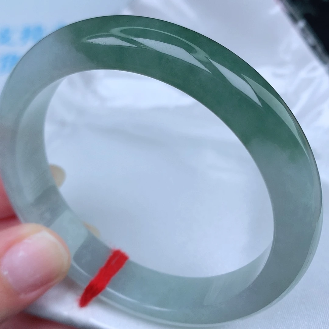 翡翠手镯未镶嵌天然