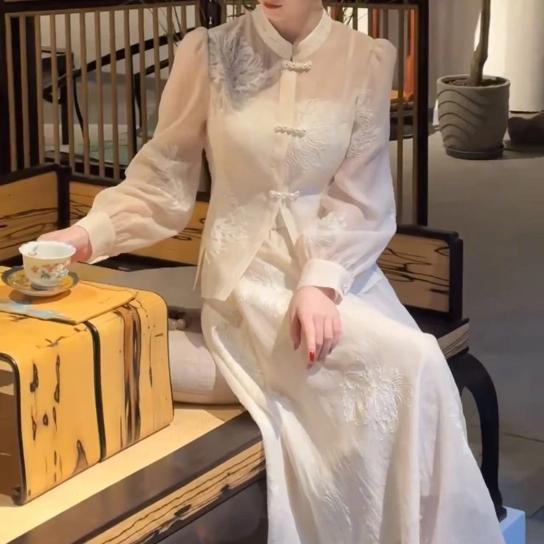 2025春夏新款时尚显瘦气质女士网红洋气两件套百搭款D7928