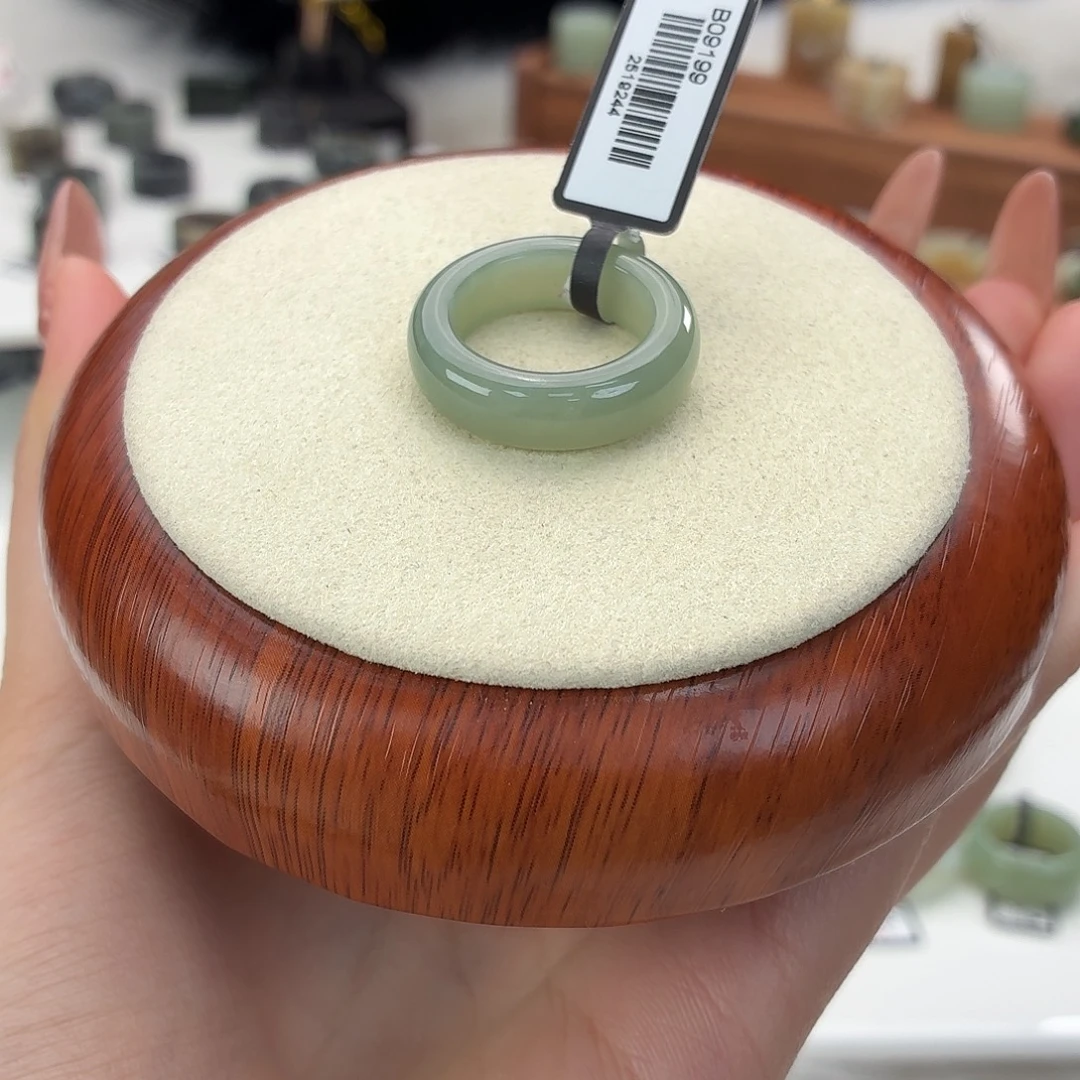 和田玉未镶嵌戒指且末蓝轮胎17.9j35