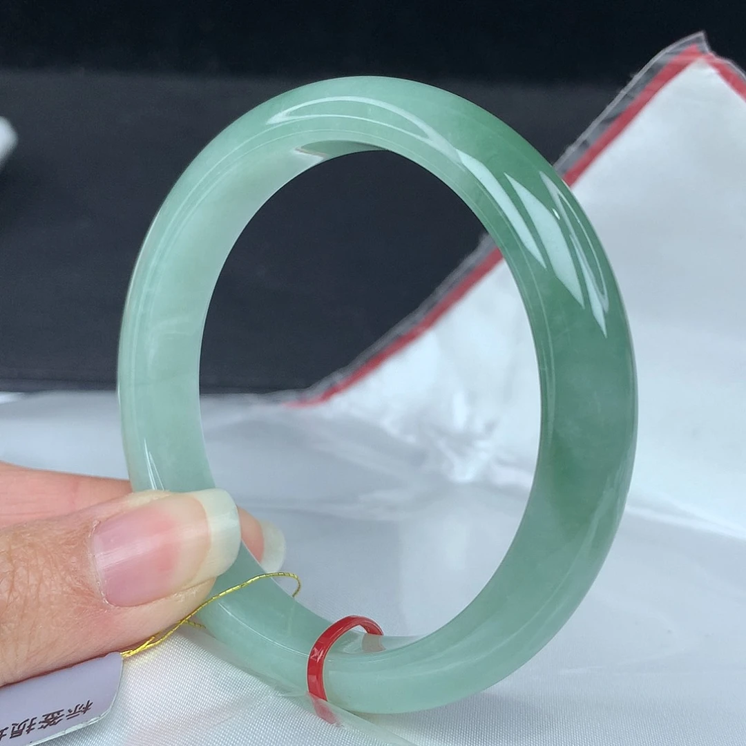 翡翠手镯未镶嵌57圈4106