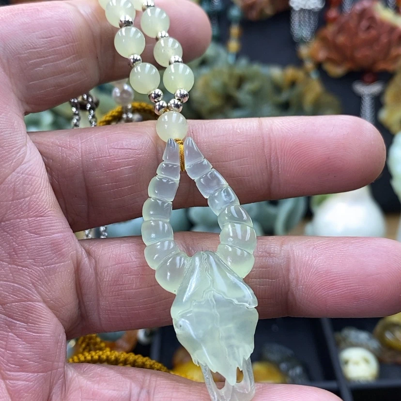 【闪购商品】蛇纹石玉未镶嵌吊坠