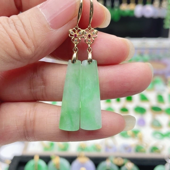 翡翠18K金镶嵌耳饰